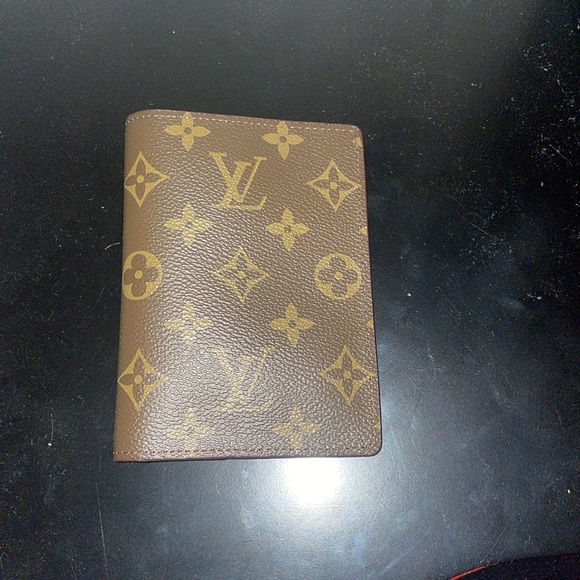 New Passport holder - Picture 10 of 10